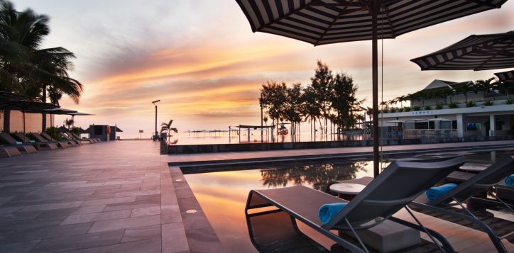 pullman-swimming-pool-2