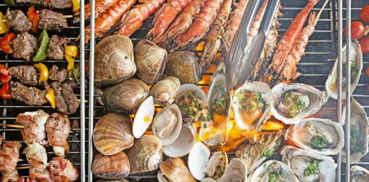 tiec-nuong-hai-san-tuoi-thit-o-bien-fresh-catch-seafood-meat-bbq-buffet-best-seafood-buffet-in-danang-so-diep-bach-tuoc-nuong-xien-nuong-tom-nuong-yummi-restaurant-azure-danang-restaurant-photograph-2