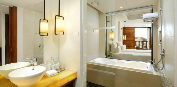 deluxe-king-bath-room-cottage-at-pullman-danang-beach-resort-vietnam-5-star-hotel-2