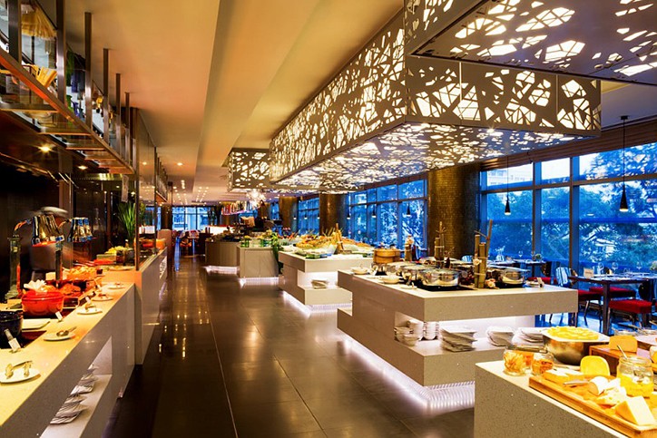 Pullman Saigon Centre Vietnam, Meet & Play, restaurant, rooftop bar