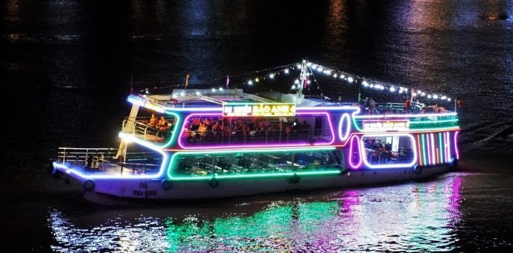 night-cruise-at-han-river-2