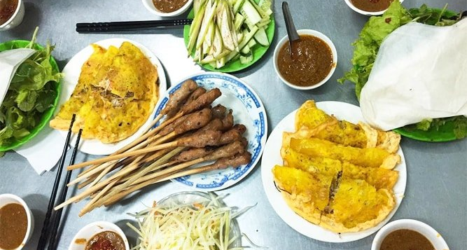 banh-xeo-tom-nhay-nem-lui-mam-nem-coc-xoai-oi-local-food-best-food-in-danang-restaurant-near-me-danang-restaurant-danang-restaurant-2