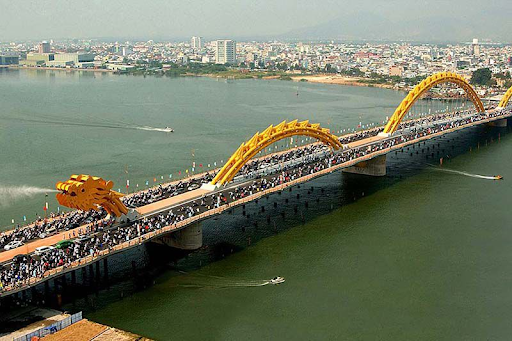 daragon-bridge-on-an-opening-day-cau-rong-da-nang-danang-discovery-4-famous-bridge-in-danang-restaurant-near-me-experience-in-danang-pullman-danang-beach-resort-2