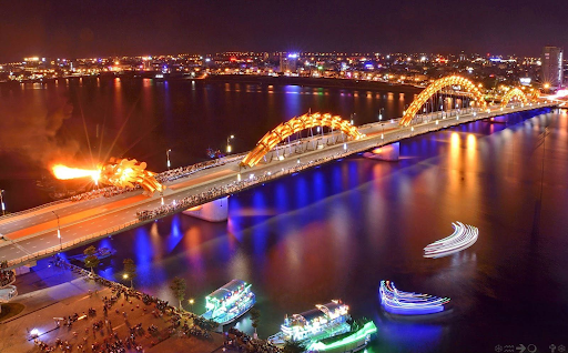 dragon-bridge-breathing-fire-at-night-cau-rong-phun-lua-danang-discovery-4-famous-bridge-in-danang-restaurant-near-me-experience-in-danang-pullman-danang-beach-resort-2