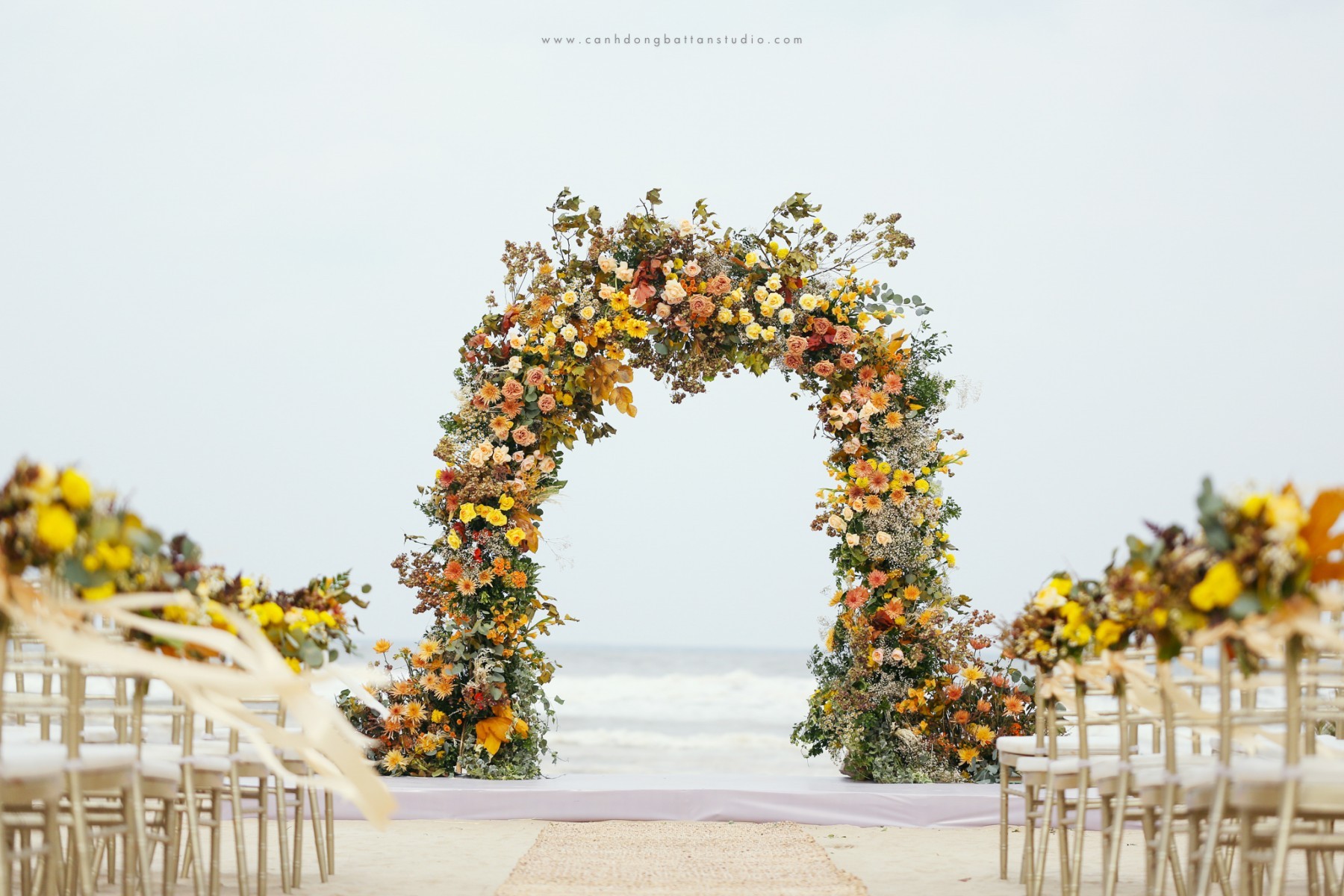 pullman-danang-outdoor-wedding