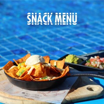 happy-snack-azure-beach-lounge