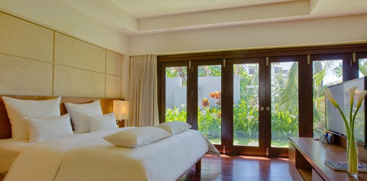 0-cottage-room-at-pullman-danang-beach-resort-2