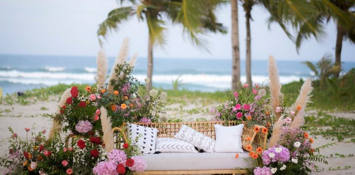 beach-function-wedding-decoration-pullman-danang-beach-resort-2