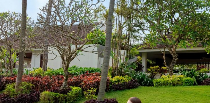 yoga-class_close-up_pullman-danang-beach-resort_5-star-hotels_accor-hotels-2