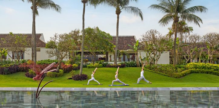 yoga-class_pullman-danang-beach-resort_5-star-hotels_accor-hotels-2